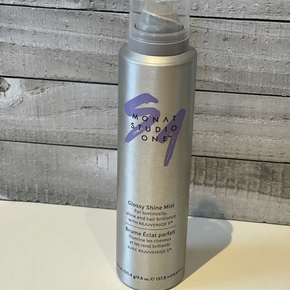 Monat Glossy Shine Mist
